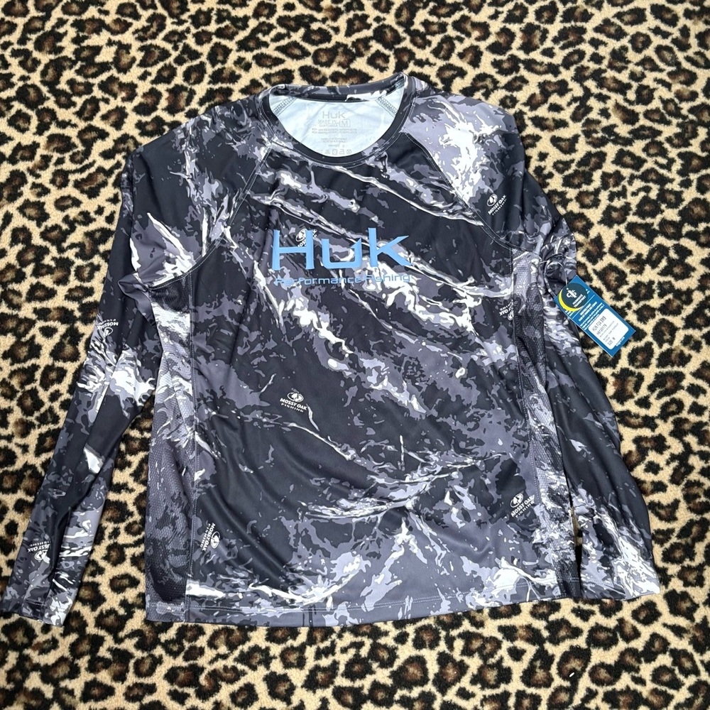 NWT HUK FISHING Mossy Oak Pursuit Crew Long Sleeve